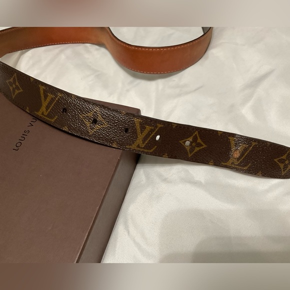 Louis Vuitton Belt Size 90/36, Hole added,minimum scuffing, slight bend in belt - Picture 2 of 6